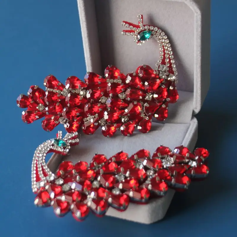 

Free Shipping Wholesale 20pcs/lot Rhinestone Applique for Wedding Gown Bridal Sash Evening Wear Rhinestone Patch WZY074