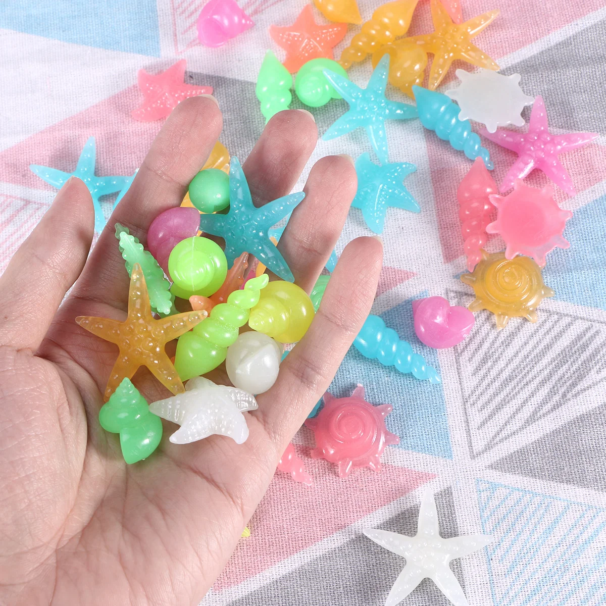 

50pcs Conch Decorative Resin Luminous Aquarium Decor Tank Decor for DIY Crafts
