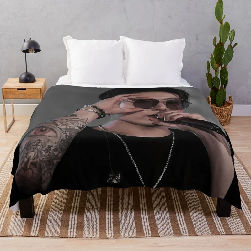 

Jeon jungkook Throw Blanket