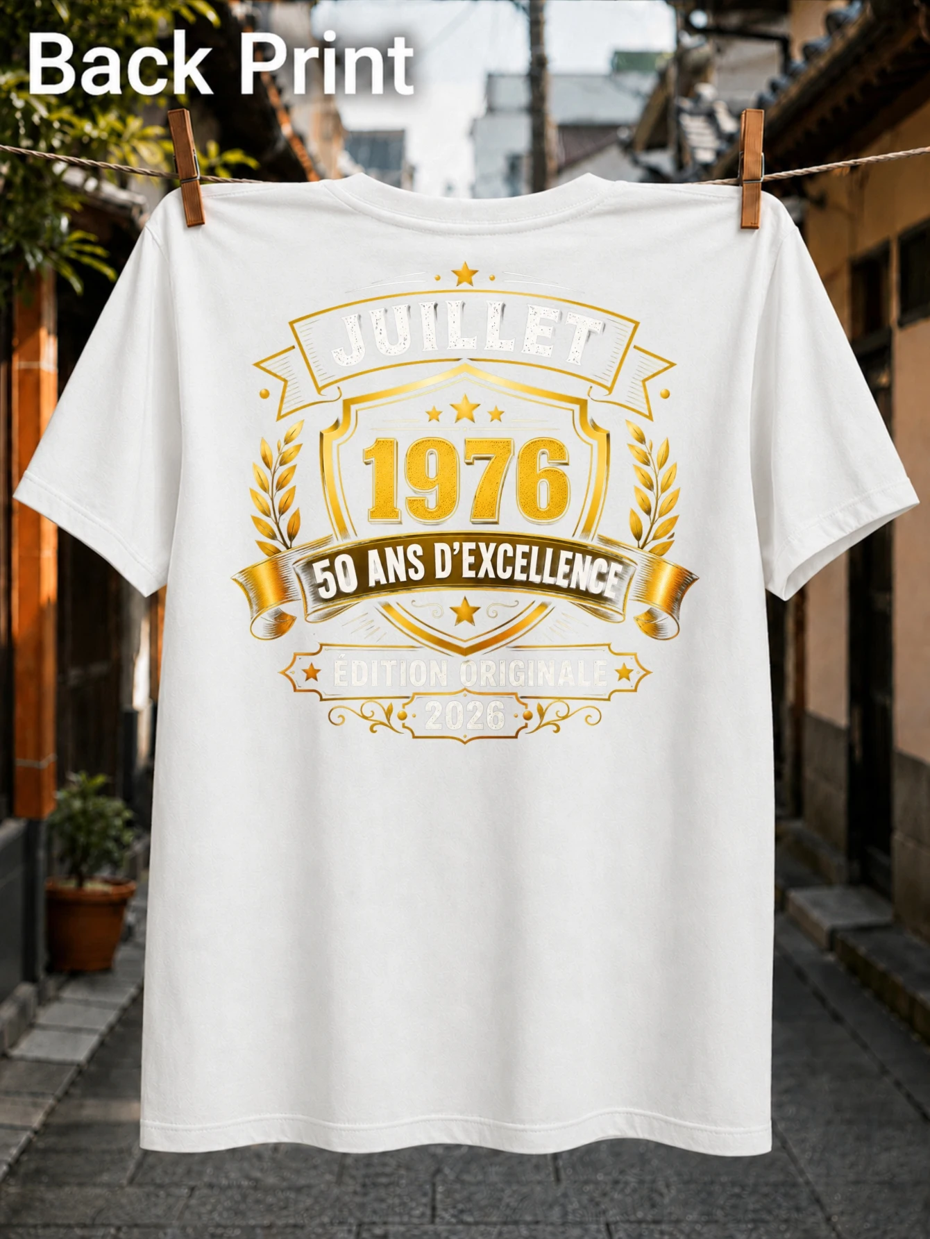 Фото Июль 1976 года, издание «50 лет выдающейся деятельности», оригинальная надпись 2026 с золотым и лавровым декором, юбилейная, унисекс, футболка. №1