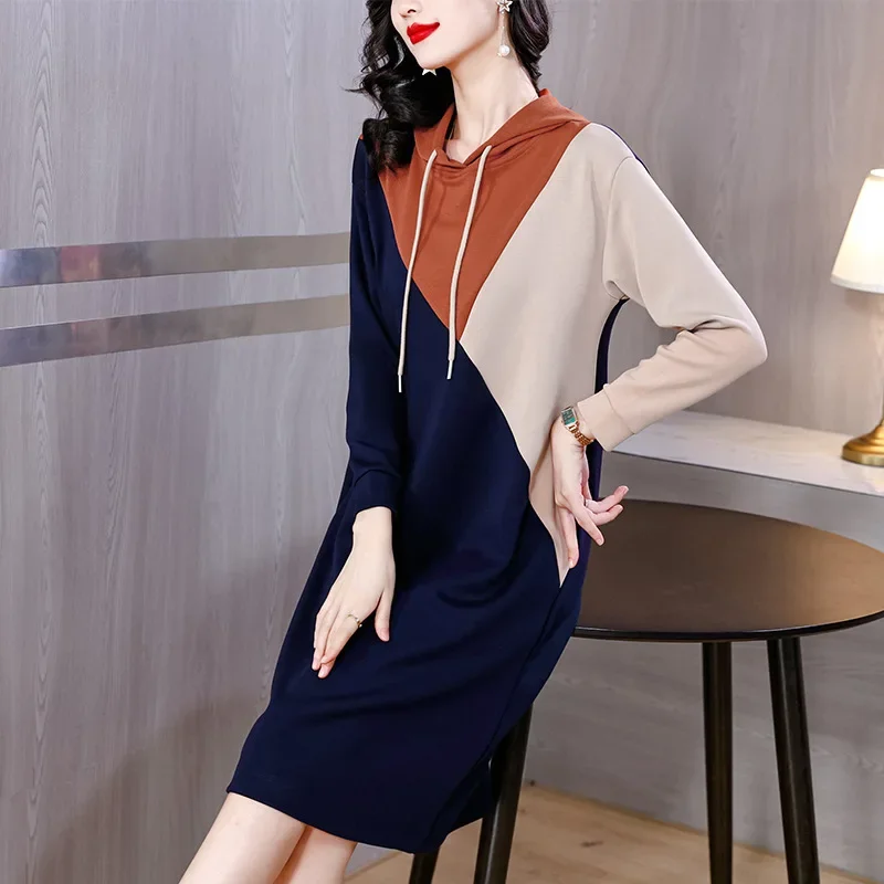 Женское осеннее 2023 простое модное повседневное универсальное спортивное платье