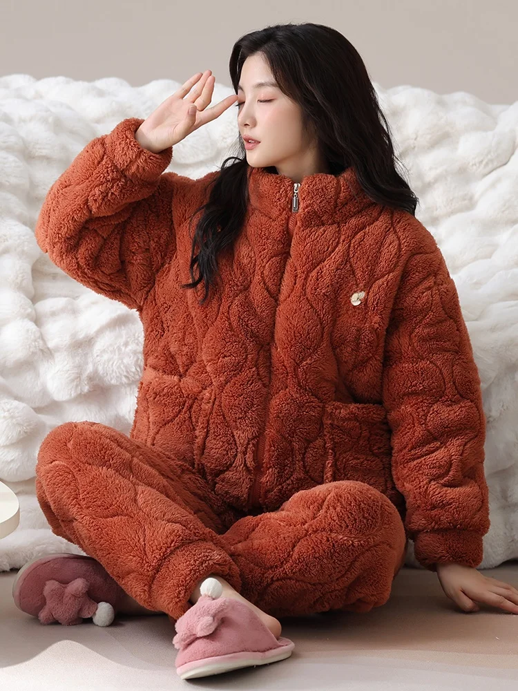 Пижамы осенне-зимние женские из кораллового флиса трехслойная стеганая
