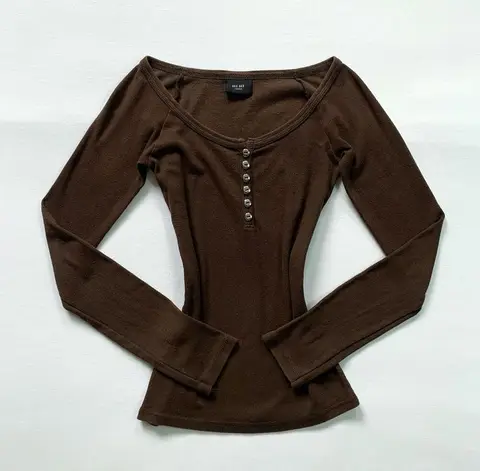 Женская футболка из хлопка и полиэстера с графическим принтом