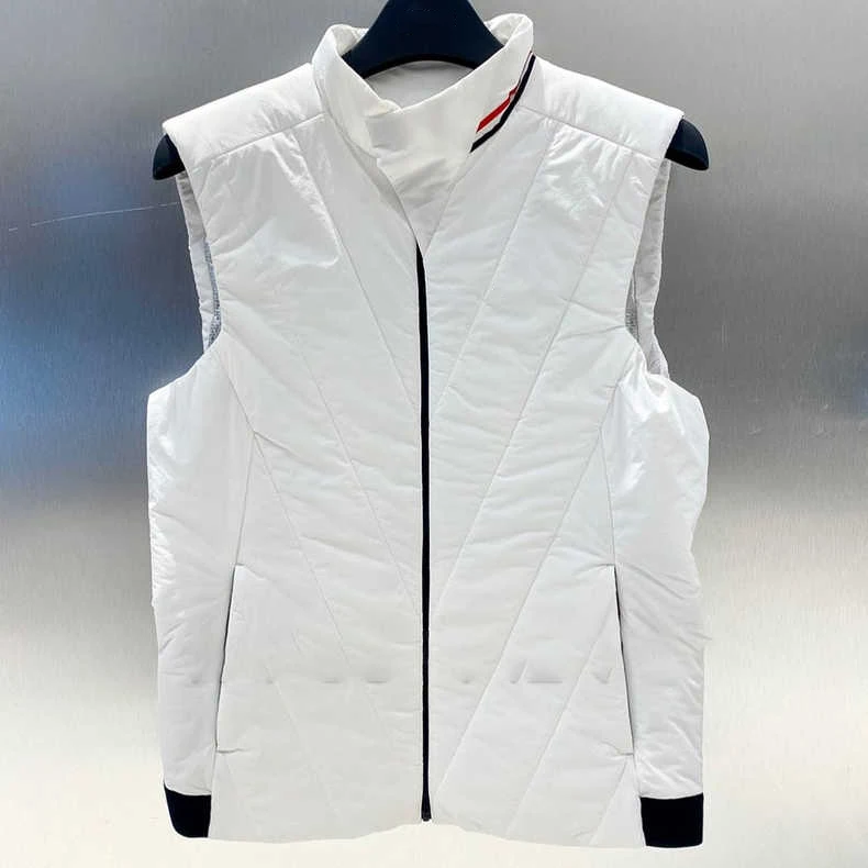 

Korean golf apparel men's magnetic cotton warm vest in autumn and winter windproof, waterproof, fashionable and versatile vest