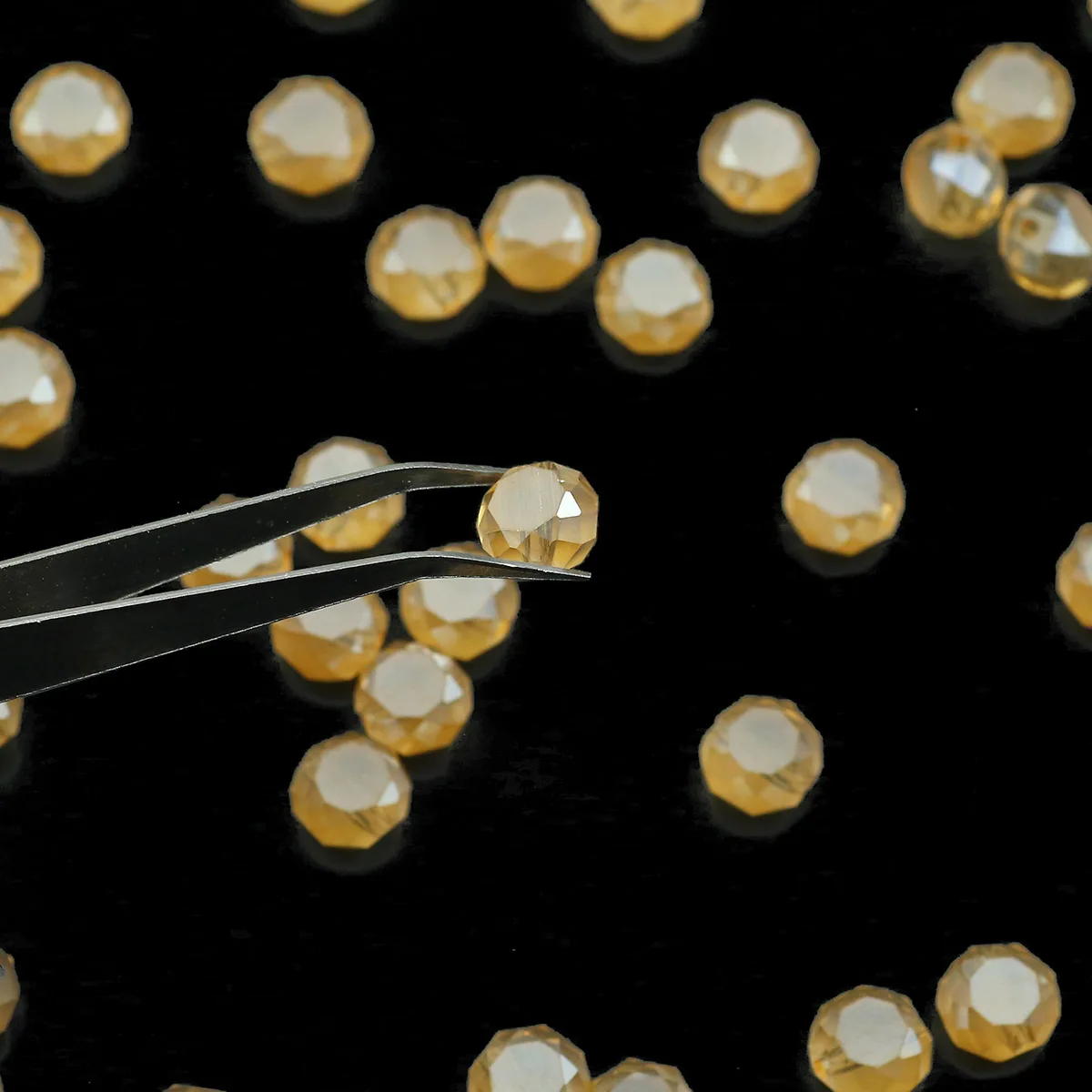 Круглые бусины из австрийского стекла 6/8 мм цвет в ассортименте