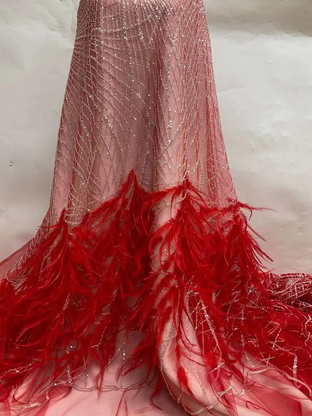 

Luxury Nigerian Fabric of High Quality French Tulle Lace Fabric Hand Make Sequin Feather Embroidered Lace for Party Dress JHW-49