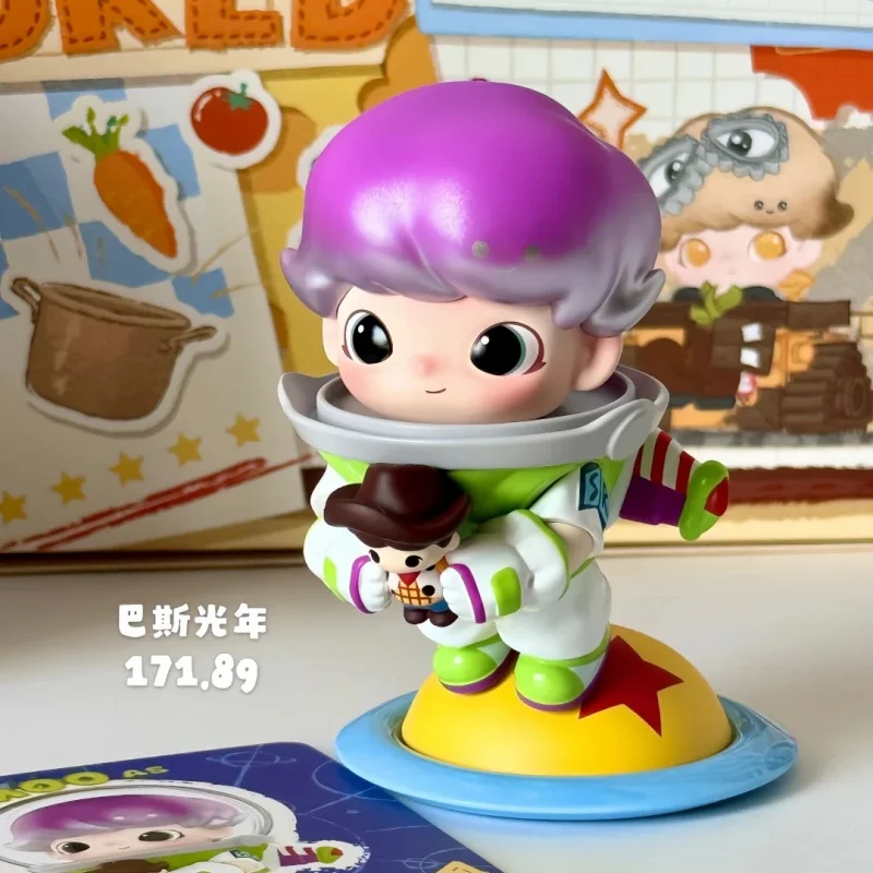 Фото Коллекционная фигурка POPMART Dimoo World Pixar Series в закрытой упаковке, настольное украшение, подарок-сюрприз для взрослых коллекционеров №1