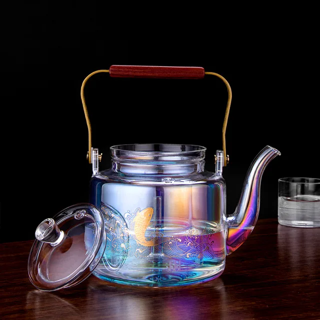 чайник горит. горящий чайник. сгоревший чайник. горящий чайник. дом костер еда.