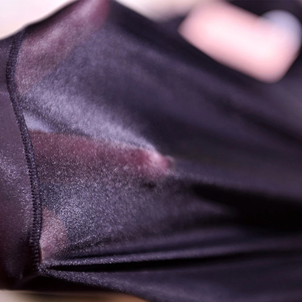 Женские трусики свободного размера глянцевые телесные шелковые нейлоновые