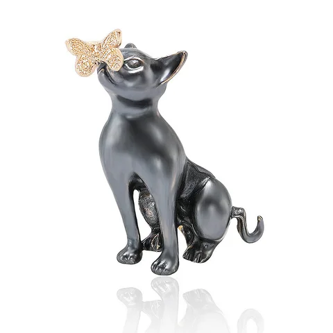 Эмалевые броши-кошки с бабочками