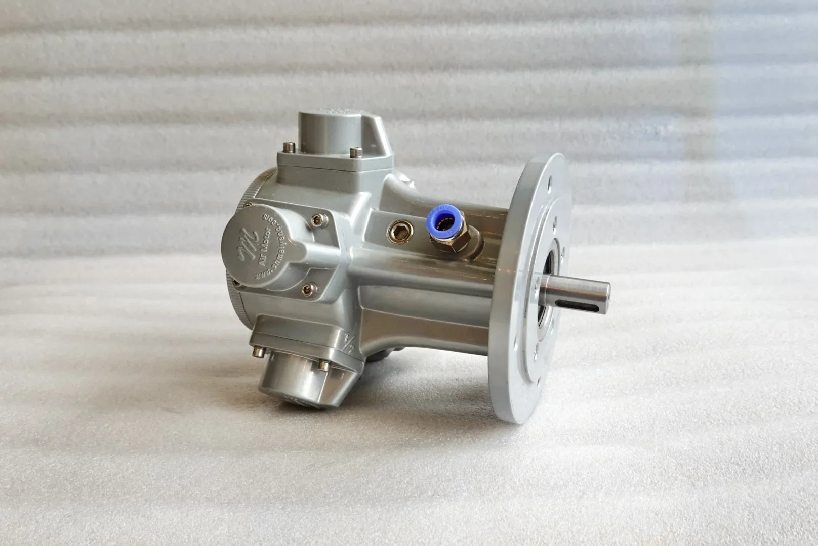 TMH-1.5-200 Эффективный алюминиевый фланцевый пневматический двигатель 200 мм 28 Нм 1 125