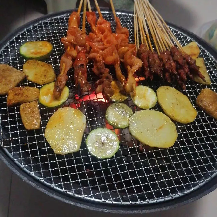 

Чугунная плита с подставкой для барбекю