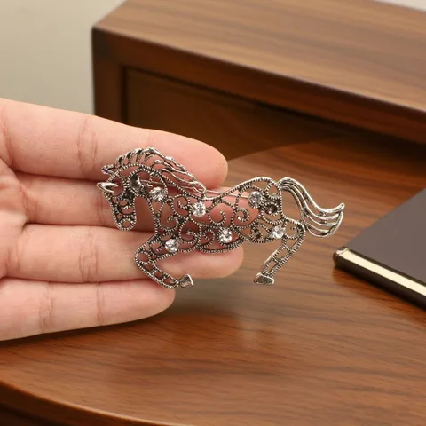 Брошь из цинкового сплава shmik