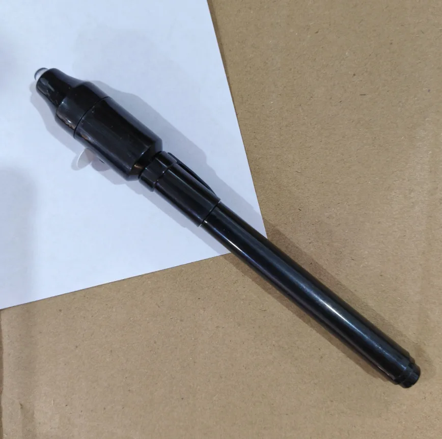 

Многофункциональная ручка MOONBIFFY 2 в 1 с невидимыми чернилами