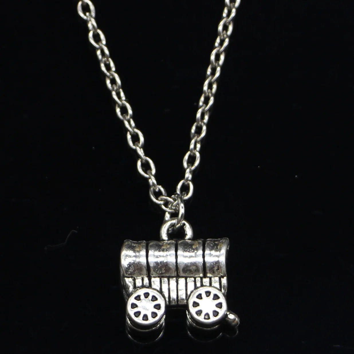 

20pcs New Fashion Necklace 14x14mm Stage Conestoga Wagon Pendants Short Long Women Men Colar Gift Jewelry Choker