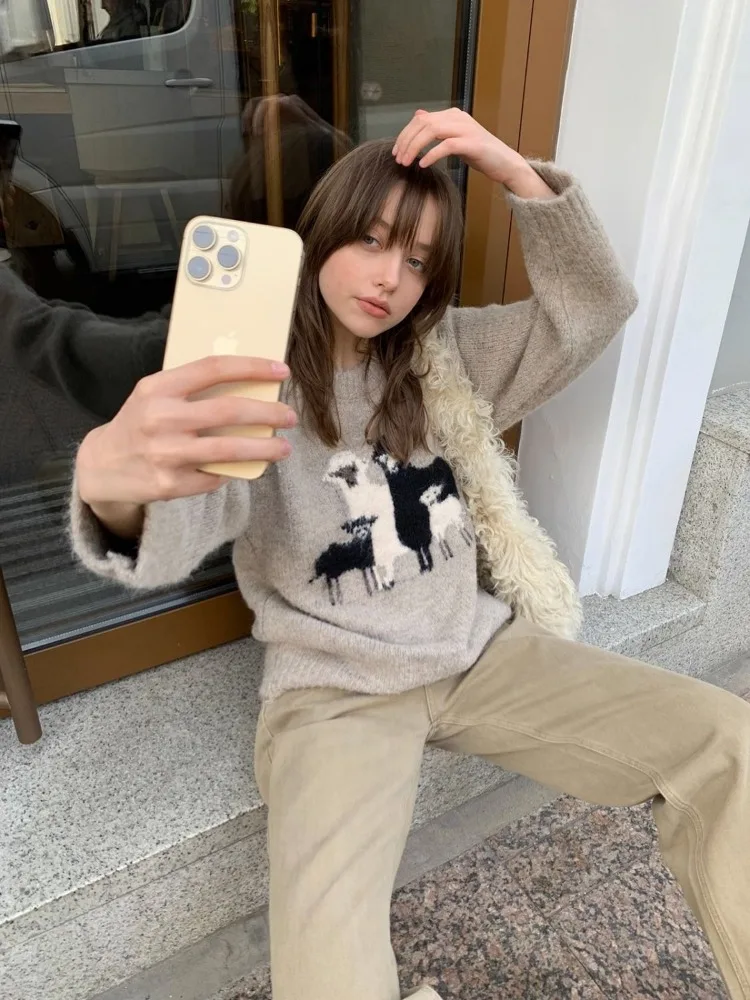 Свитер Женский вязаный эластичный с круглым вырезом и мультяшным принтом