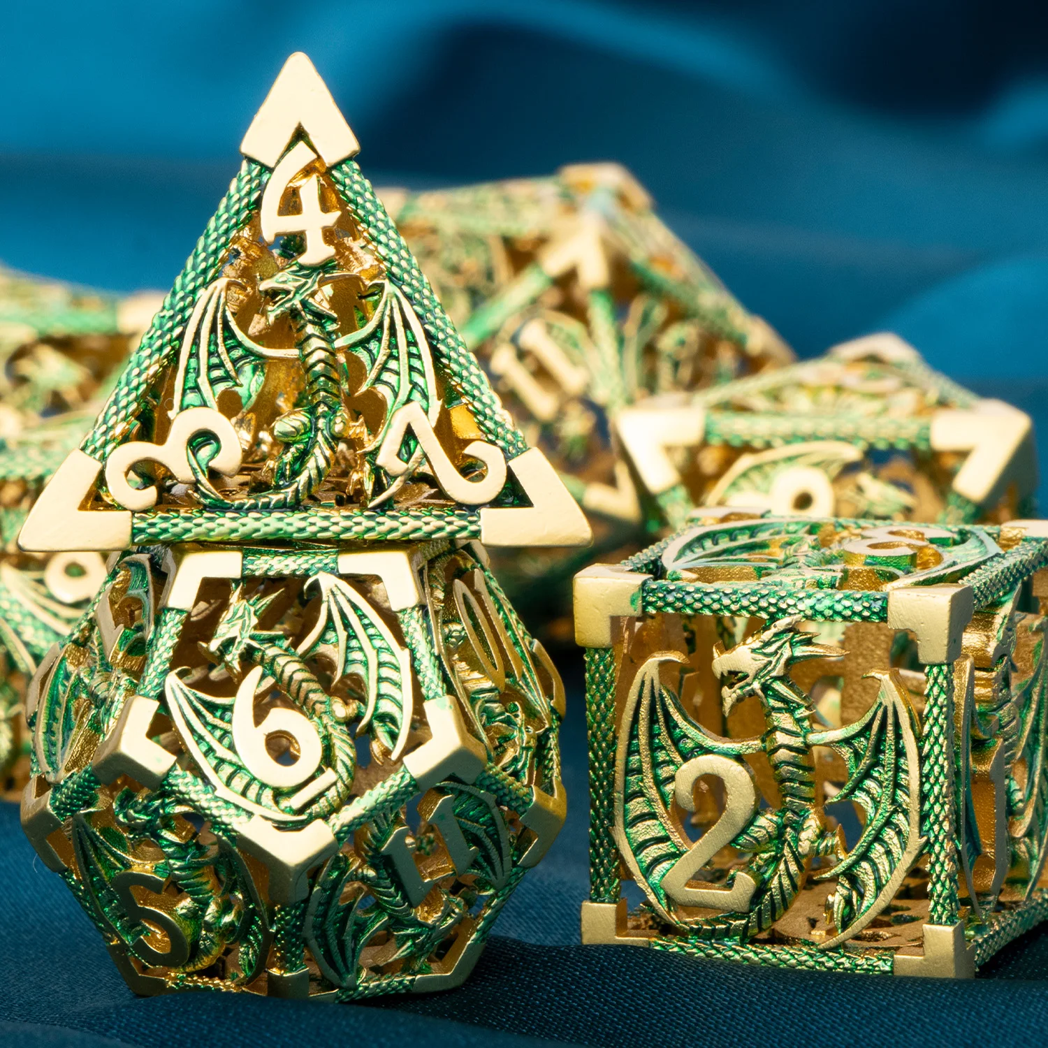 Зеленые металлические многогранные игральные кости Dnd D20 D6 Hollow Dragon D и для