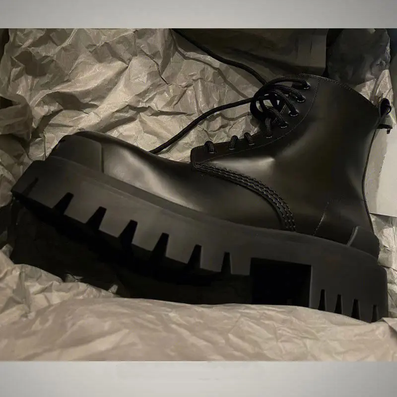 Рисунок 4 - Мужские ботинки челси на шнуровке