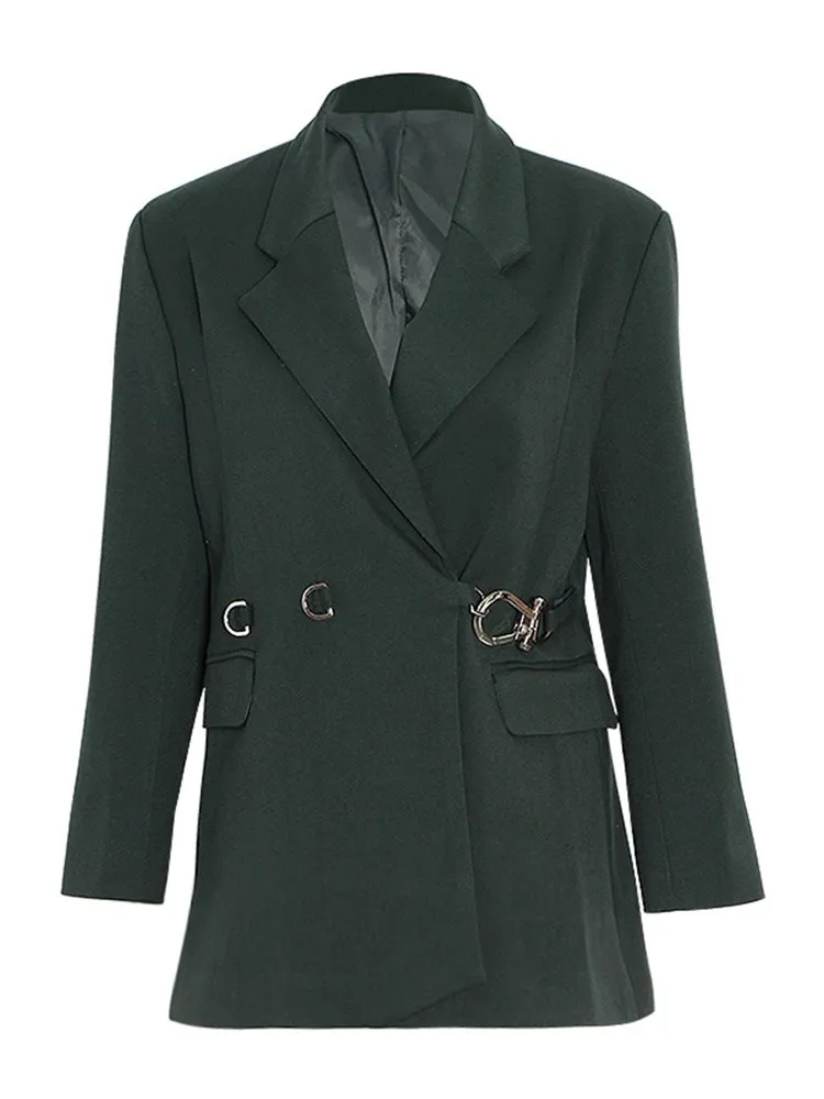 Рисунок 4 - Женский блейзер с отложным воротником KBQ