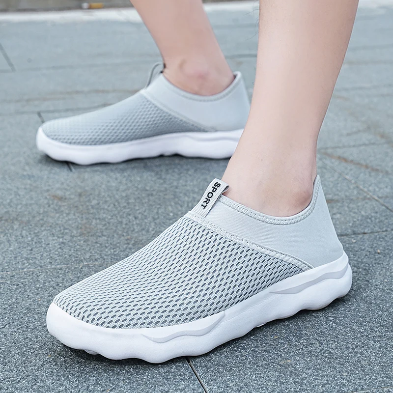 Ultra-light Couple Shoes Slip on Men Loafers Breathable Summer Comfortable Men's Casual Shoes Women Sneakers Zapatillas Hombre