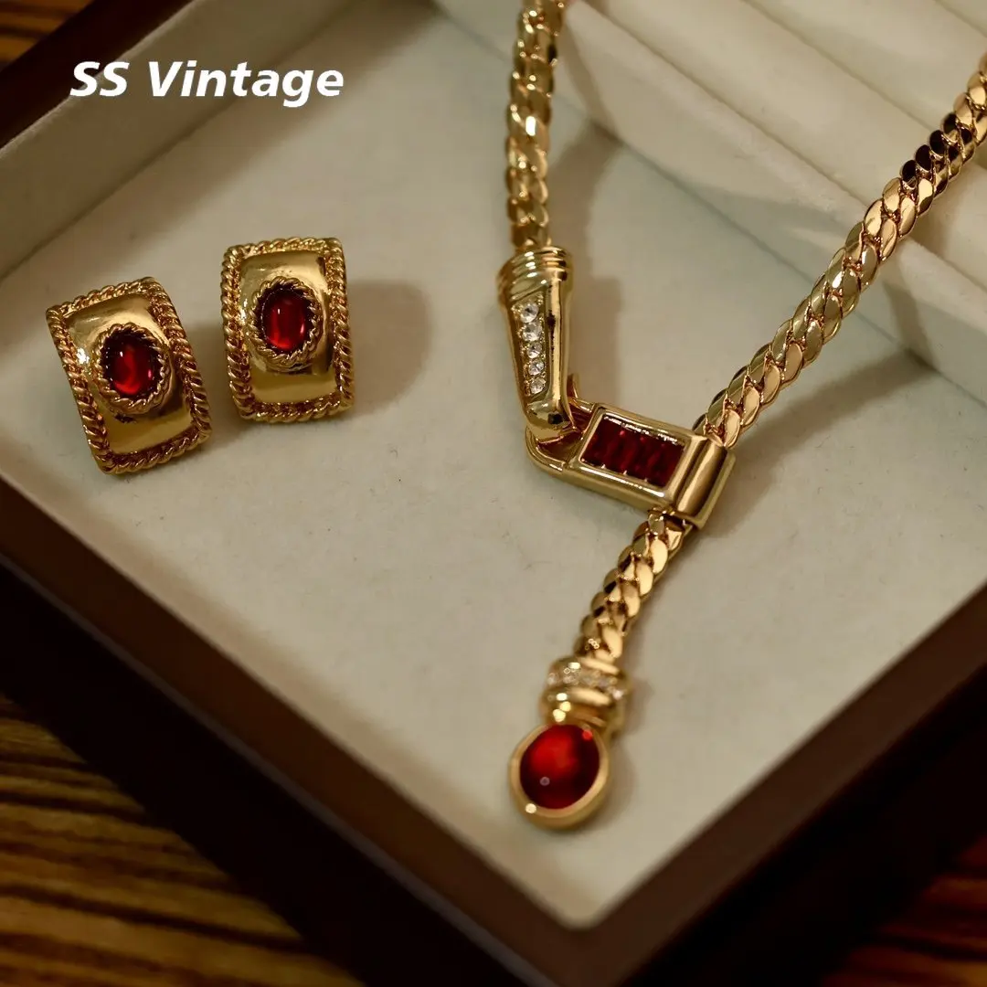 

SS Vintage Rhinestone Red Glaze Gold Colour Necklace Women Exquisite Gift Charm Europe America Jewelry Trendy