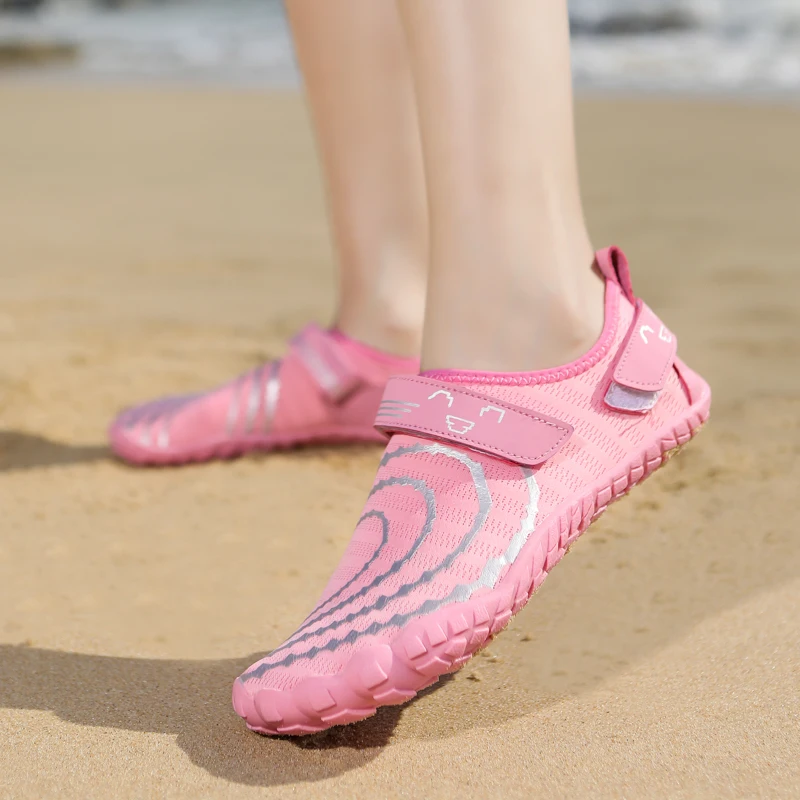 Comfortable barefoot outdoor water shoes Seaside men's women wading shoes Quick dry Breathable beach hiking upstream water shoes