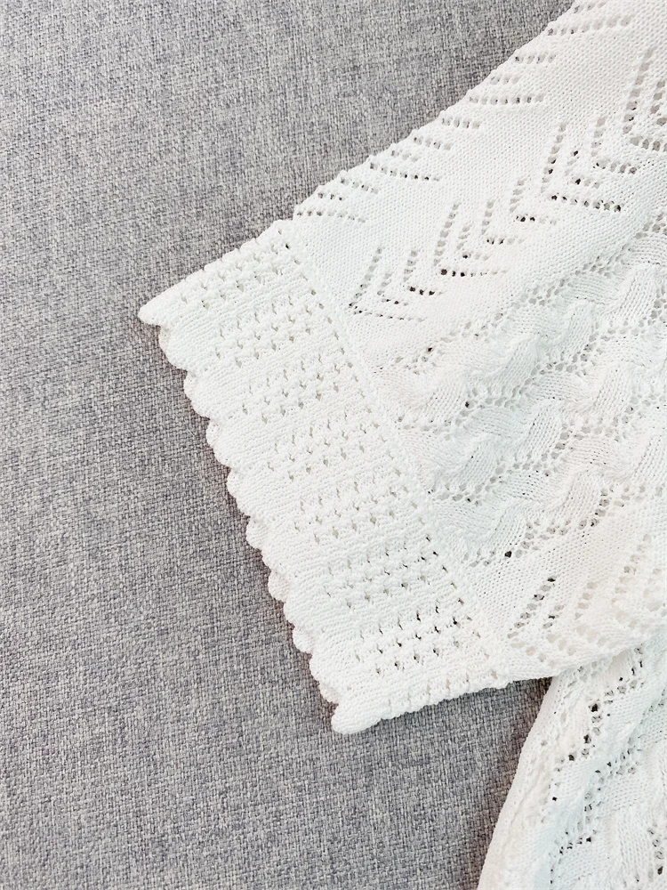 Короткий вязаный свитер для женщин приятный на ощупь однотонный тонкий с