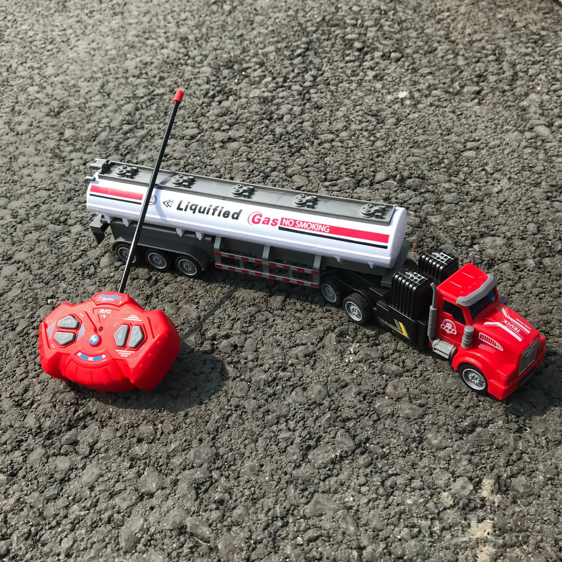 

RC Truck 1:48 Remote Control Heavy-duty Truck Four Way Semi-trailer Tanker Radio Controlled Car Boys Toys Kids Children's Gifts
