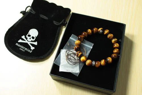 

2022 MASTERMIND MMJ Dark Artifact Tiger's Eye Bracelet (with box and pouch) SL13