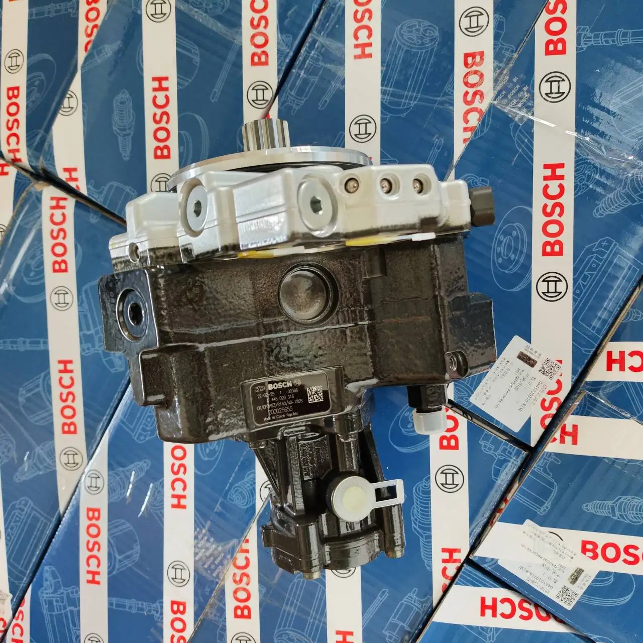 Оригинальный топливный новый оригинальный насос 0445020201 200В11103 -7792- 805011167 0445020075 -