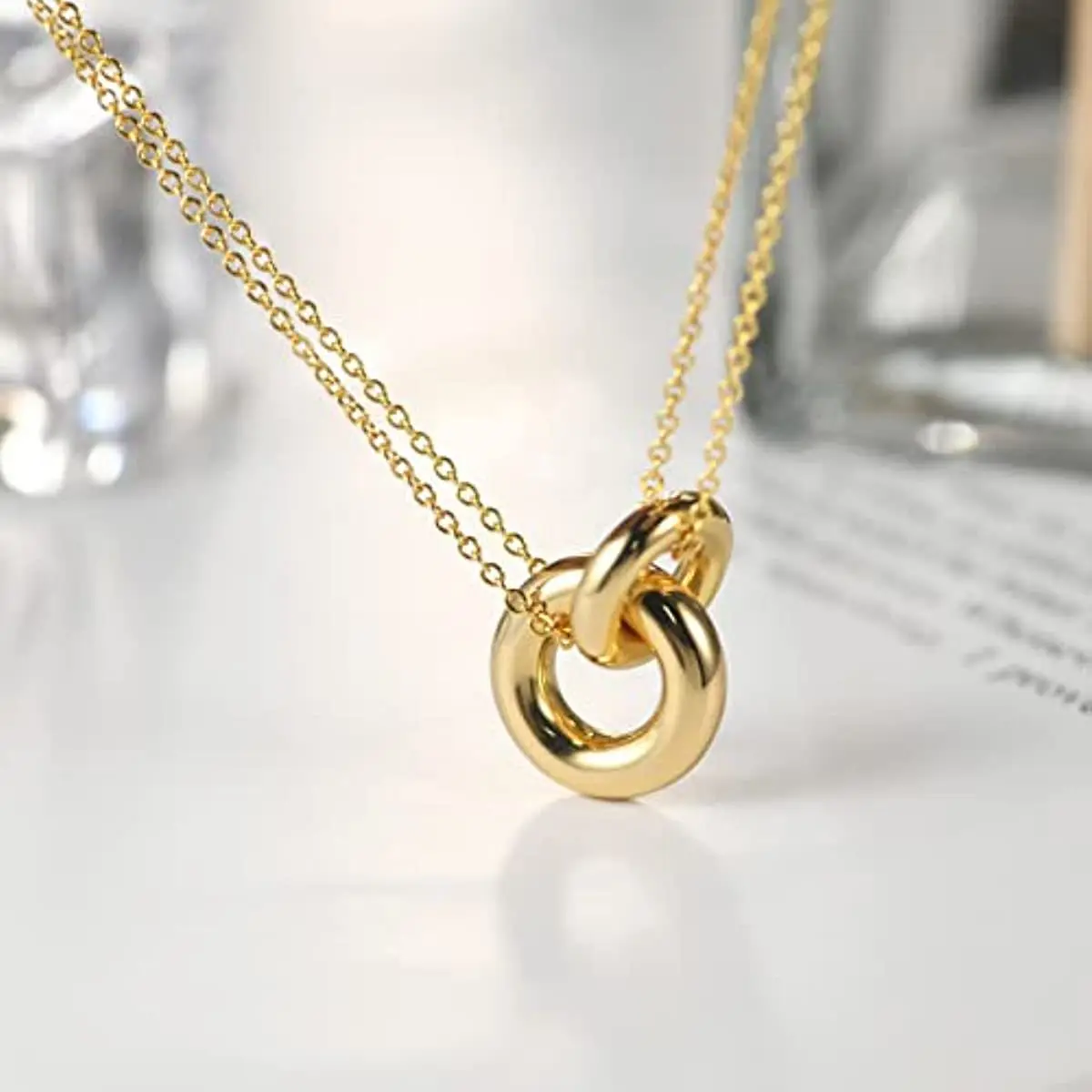 

2023 New Hot Selling Double Ring High Grade Fashion Elegant Geometric Pendant Personalized Versatile Gold Metal Texture Necklace