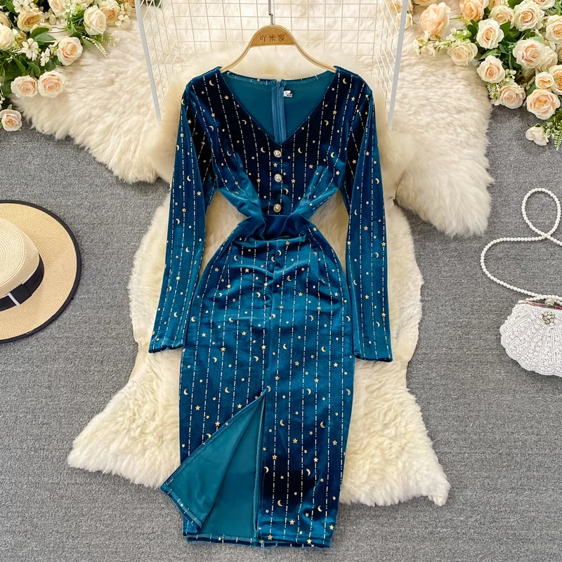 

Женское бархатное платье-карандаш с V-образным вырезом и длинным рукавом