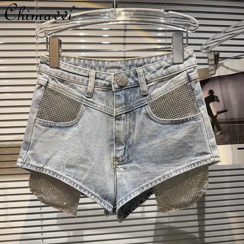 Womens Shorts 2023 Spring and Summer New Hot Girl Diamond Pocket Leak Design Three-Point Denim Shorts Female Booty Shorts