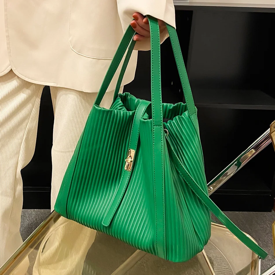 

Модные весенние плиссированные сумки через плечо из искусственной кожи для женщин 2023 роскошная сумка полосатая дизайнерская женская сумка через плечо модная брендовая Сумка-тоут