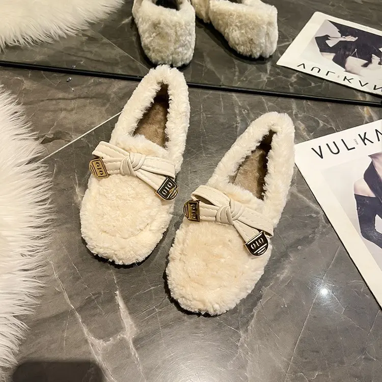 

Осенне-зимняя обувь из искусственной кожи с узелком-бабочкой