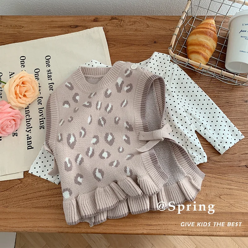 

2023 корейский весенне-осенний жилет для маленьких девочек, вязаный хлопковый свитер с бантом и леопардовым принтом, пуловер в стиле пэчворк с оборками, наряд для маленьких девочек