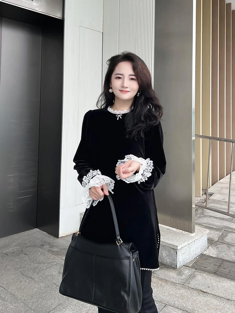 Черная рубашка средней длины с французским романтическим кружевом и бархатной