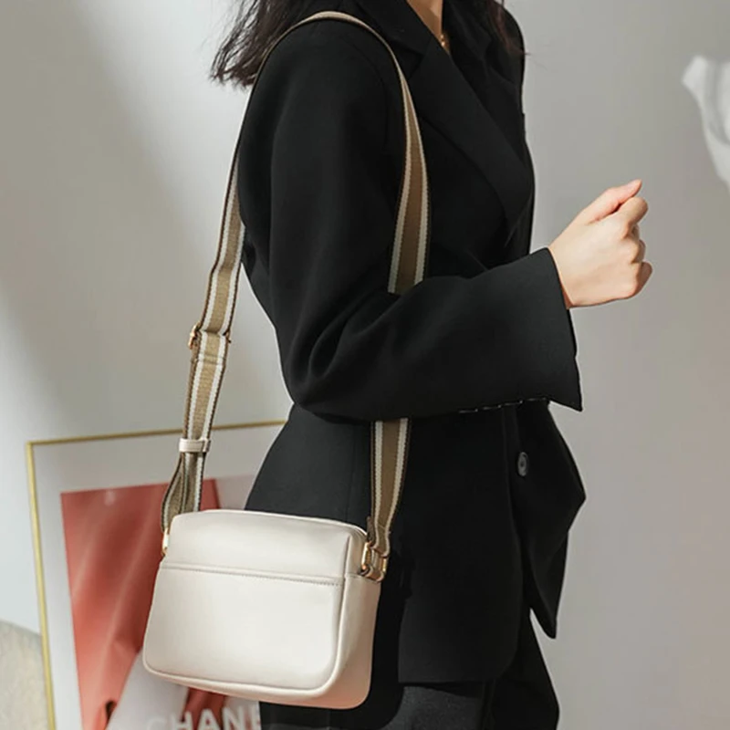 

Women's Crossbody Bag Street Sense Cross Shoulder Underarm Bag Girl's Fashionable One Shoulder Small Square Bag For Ladies