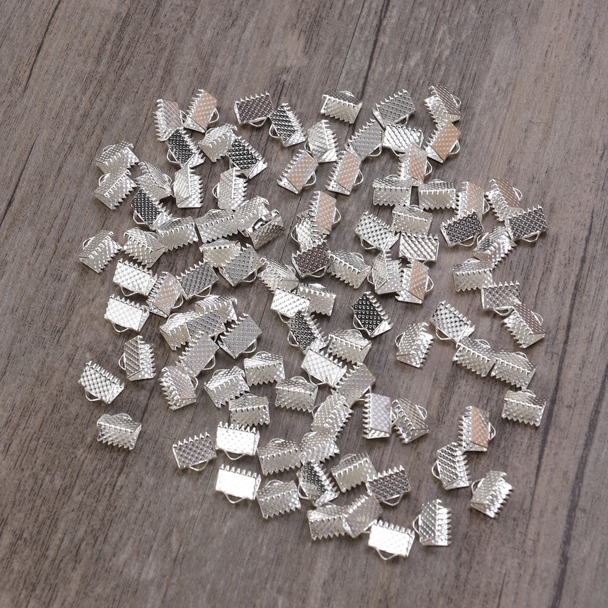 100 шт. концы шнура пряжки Mazi текстурированные обжимные зажимы посеребренные