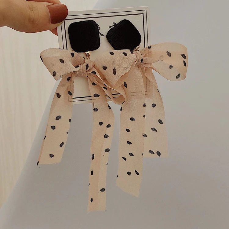 Корейские розовые висячие серьги в горошек с бантом для женщин 2021 эффектные