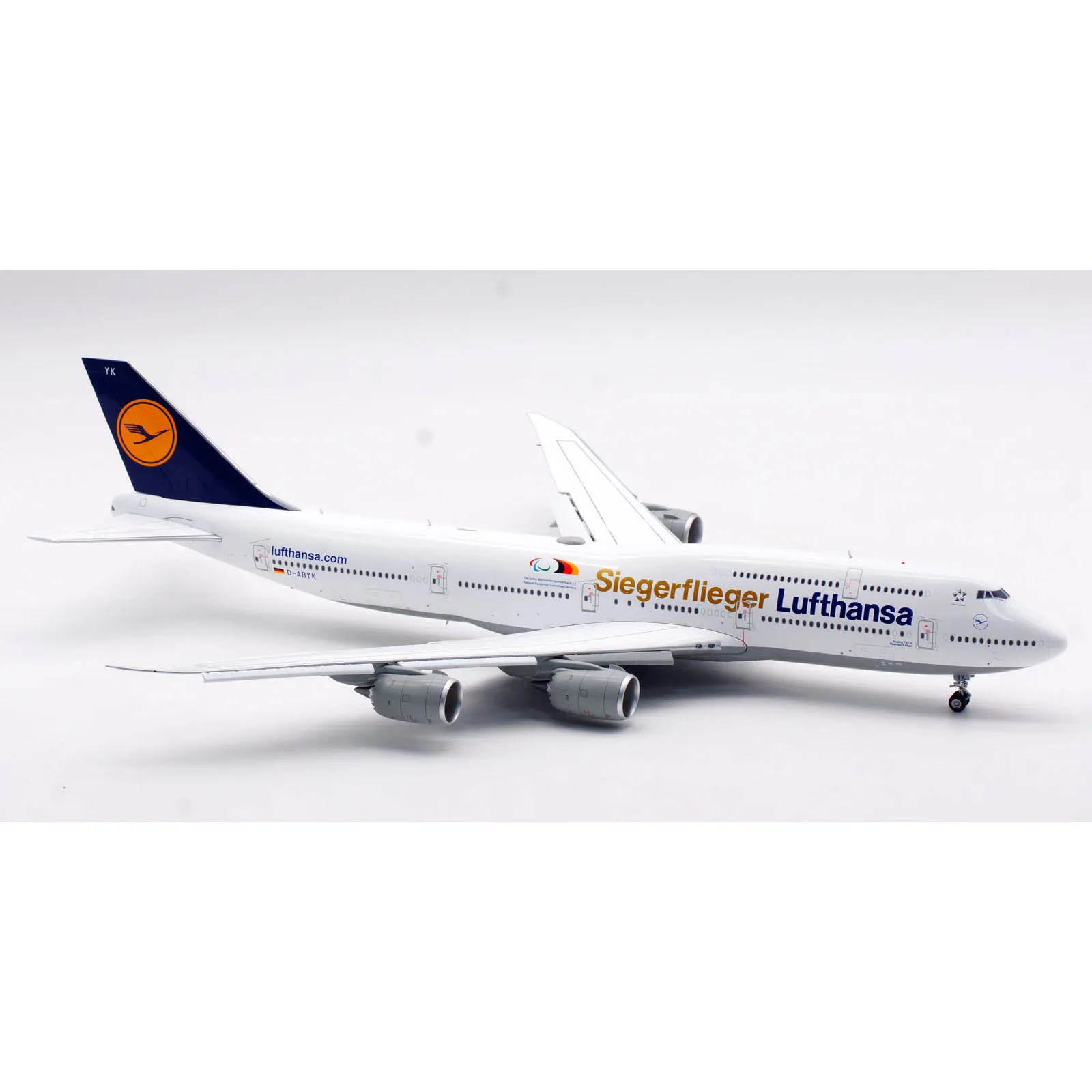 L2087FD Коллекционный самолет из сплава в подарок SQ Wings 1:200 Lufthansa Airlines Boeing 747-8 литая