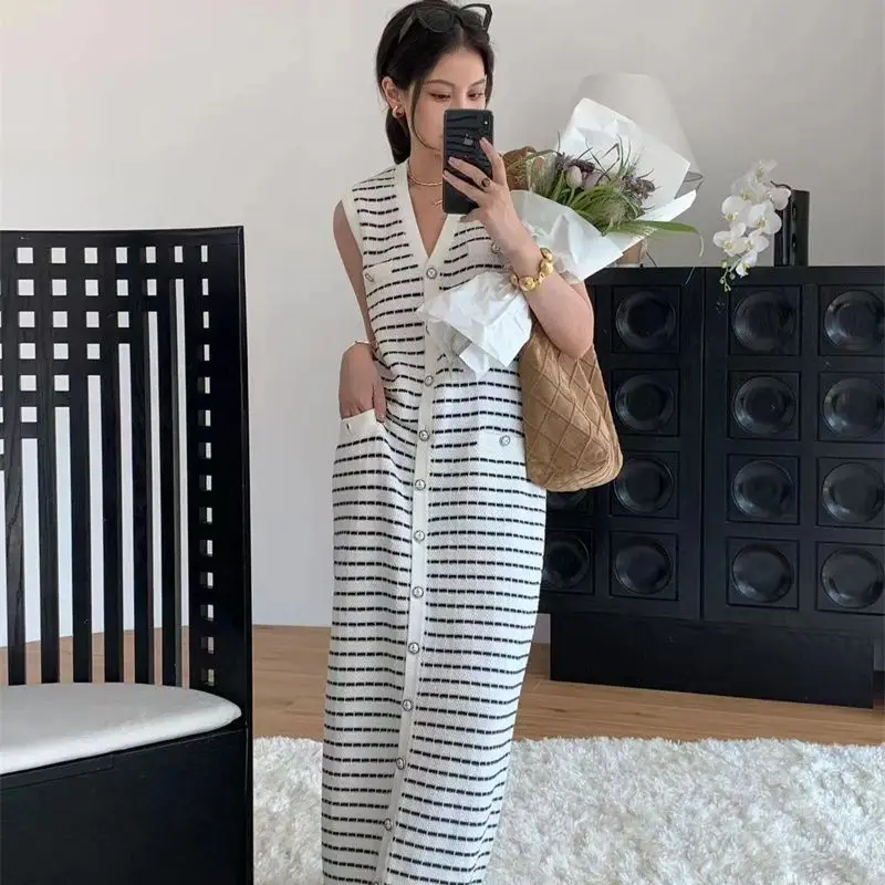 

Women Knitted Vest Dress Sleeveless V Neck Single Breasted Chic Button Long Dresses Summer Beach Female Vacation Vestidos T154