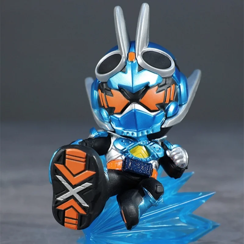 Фото Новая коллекционная фигурка Bandai Kamen Rider в стиле чиби-аниме, загадочная модель Q-версии, идеальное украшение для автомобиля и рабочего стола. №5