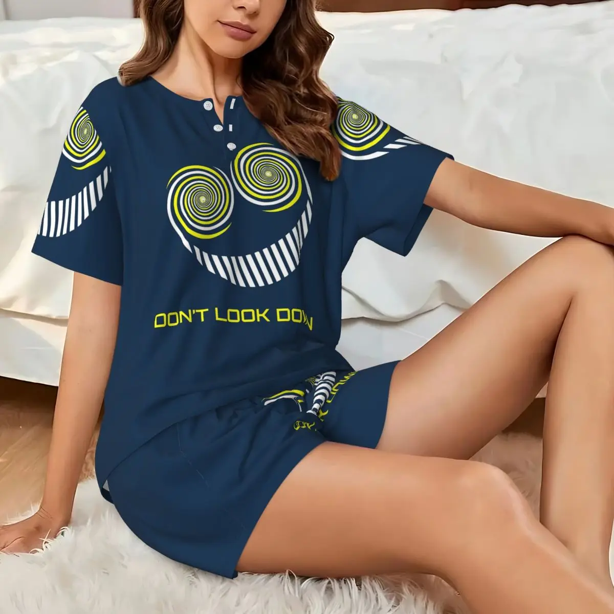 Фото Ночные рубашки The Smiler Alton Towers Uniform Outfit Merch UkActive с круглым вырезом и короткими рукавами для сна, женские свободные рубашки для сна №1