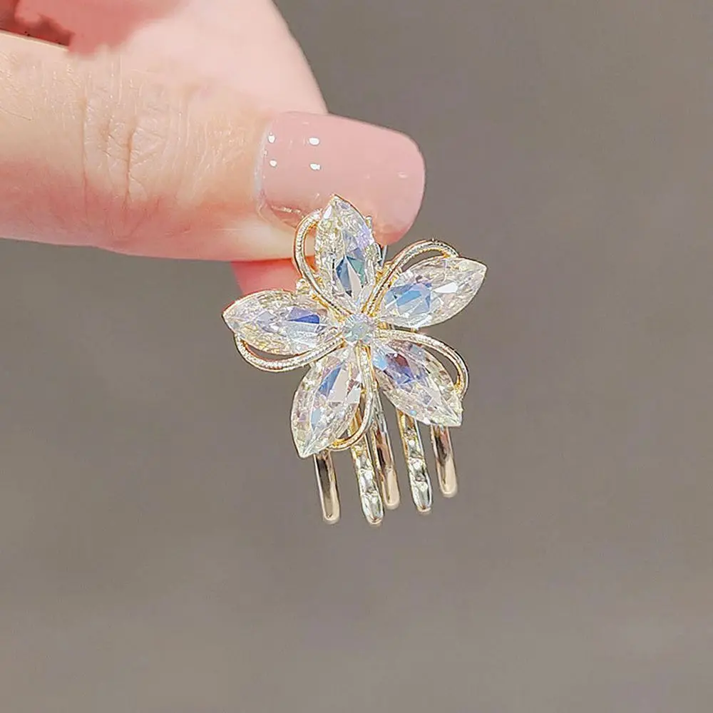 

Simple Sweet Flower Shape Shark Clip Korean Style Luxury Shiny Rhinestone Small Hair Claw For Girl Women Hair Jewelry