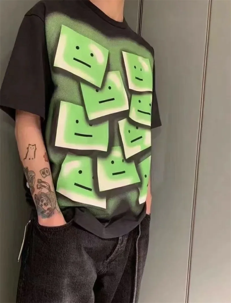 

Футболка с круглым вырезом и коротким рукавом, с принтом улыбающегося лица