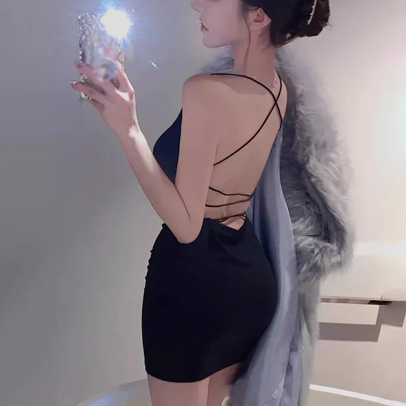 Женская облегающая сексуальная однотонная летняя майка с лямкой на шее для