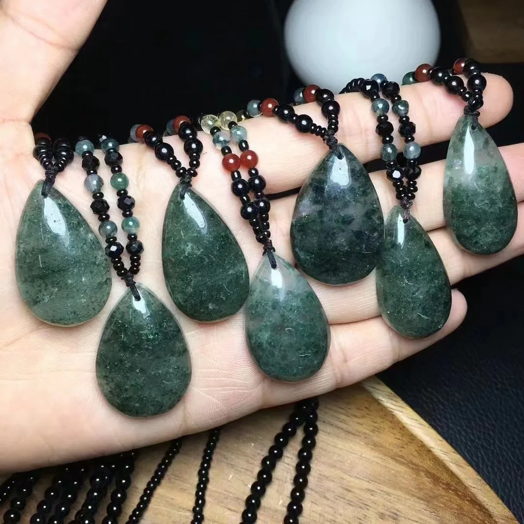 Зеленые садовые капли с красивым и чистым садом для продажи Природный камень