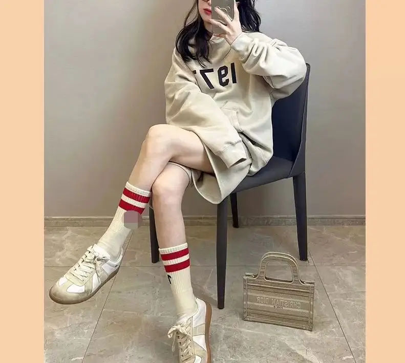Sports and leisure suit female c year new fried street fashion small fragrance sweater shorts two-piece set enlarge