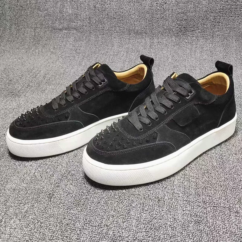 Осенне-зимние туфли с заклепками плоская подошва завязками круглый носок Eed